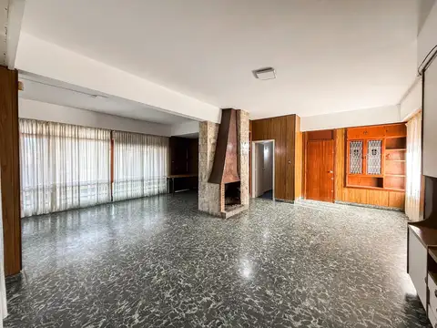 Casa 5 ambientes con 3 baños