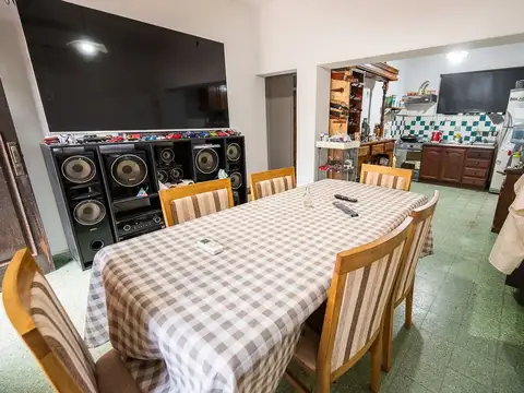Casa 4 ambientes con 1 baño
