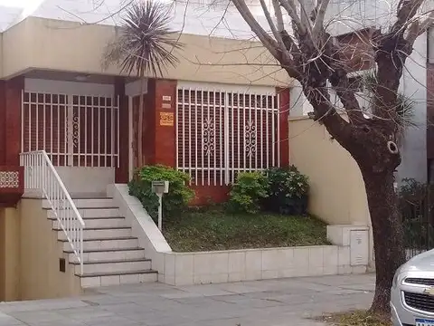 VILLA DEVOTO ALQUILER CASA 4 AMB. C/PATIO Y TERRAZA