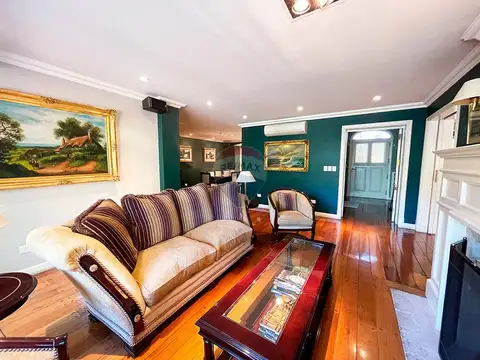 Casa en Venta con 4 cocheras