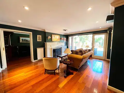 Casa 5 ambientes con 4 baños