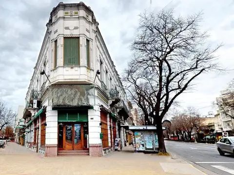 LOCAL EN VENTA EN LA PLATA