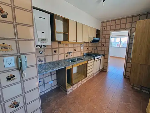 Departamento 7 ambientes con 2 baños