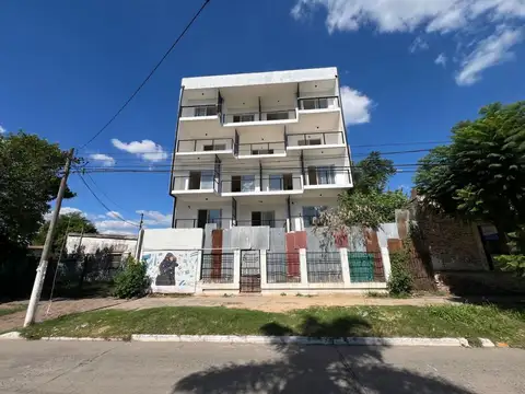 Av. Juan Domingo Perón 300