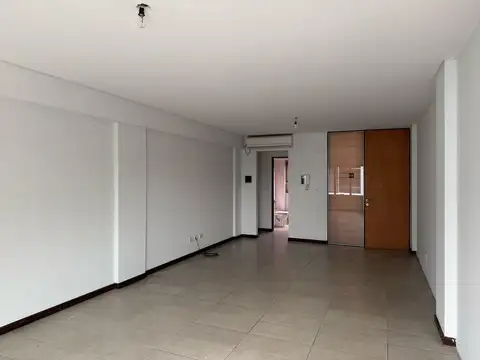 Oficina en Alquiler al Este