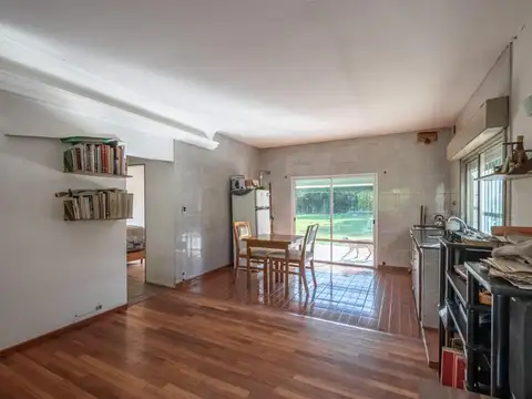 Casa en Venta con 3 cocheras