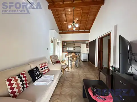 Venta Casa Tres Ambientes en Adolfo Sourdeaux