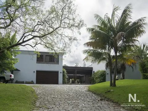 Casa 5 ambientes con 5 baños