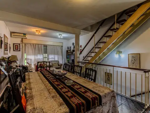VENTA CASA TRIPLEX 4 AMB -TERR-COCH-PLAY-CABALLITO