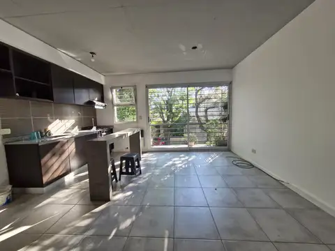 Depto Tipo Casa 2 ambientes con 1 baño