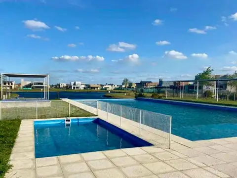 Terreno en Venta en Laguna Azul, USD 16.500