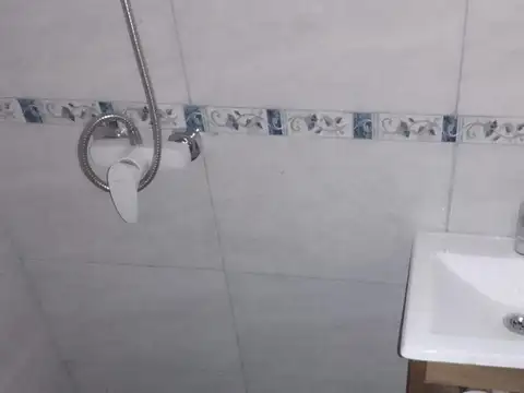 OPORTUNIDAD EN A. KORN, CASA CON 360M DE TERRENO