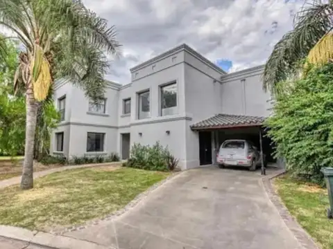 Av. Fuerza Aérea  al 3100