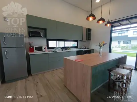 Casa 5 ambientes con 2 baños