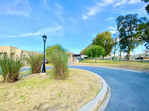 LOTE EN VENTA - BARRIO SANTA ELENA - PILAR DEL ESTE