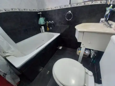 Casa 4 ambientes en venta en Villa Elvira jardín