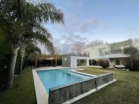 Casa en Venta de 5 dormitorios