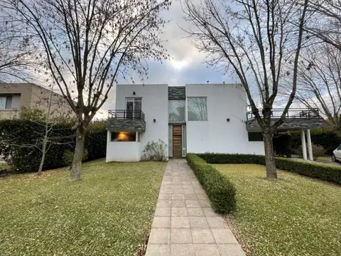 Casa en Venta en Santa Ana, USD 298.000
