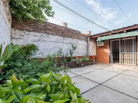 Casa 4 ambientes con 1 baño