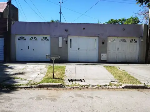 Dos casas en un amplio Terreno en B° Sgto Cabral
