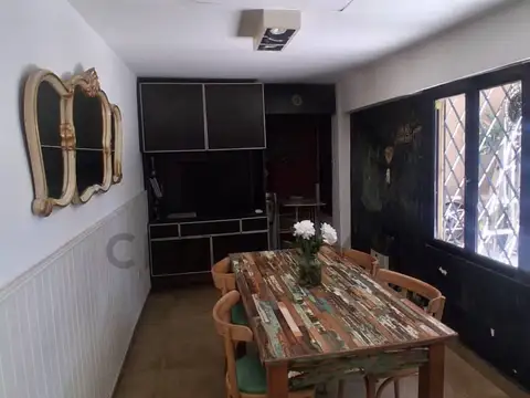 VENTA DE CASA 3 AMBIENTES EN CASTELAR NORTE