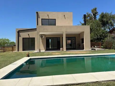 venta casa barrio el ensueño escobar 3 dormitorios con pileta galería parrilla jardín