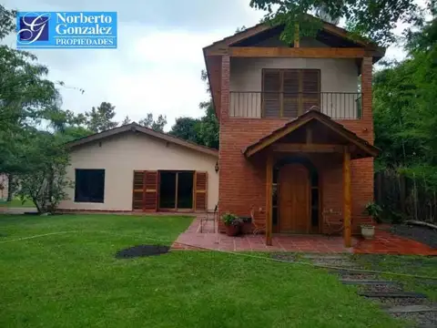EN VENTA EN PARQUE LELOIR CHALET MUY BUENO CON AMPLIAS COMODIDADES - FICHA 10373