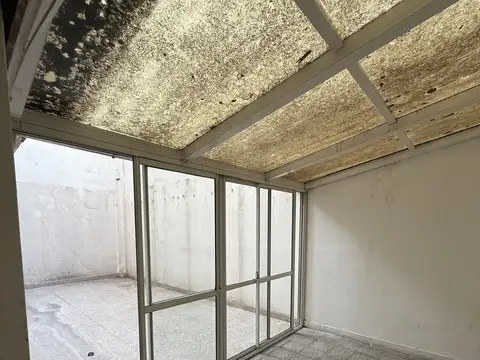 Dpto 3 amb, planta baja fondo con gran patio, cocina amplia, lavadero cub. foco comercial AV San Martin