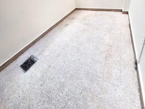 Recoleta – Monoambiente con Patio en Alquiler – $450.000