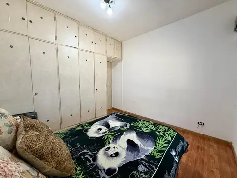 Casa 6 ambientes con 2 baños