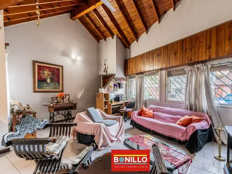 Casa 5 ambientes en Parque Chas