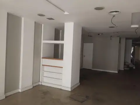 Local en Alquiler en Retiro, USD 7.000