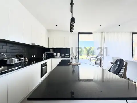 Casa en venta con vista al laguna en Canton norte Escobar con golf Puertos