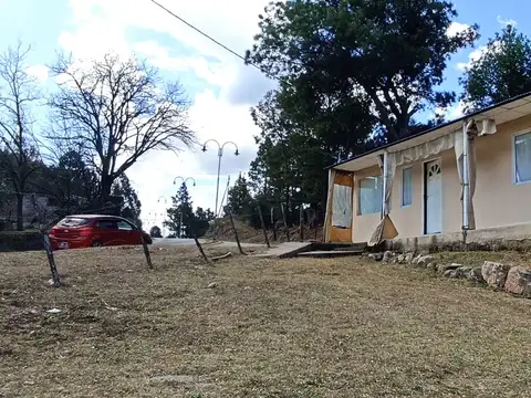 TERRENO AMPLIO CON CASITA