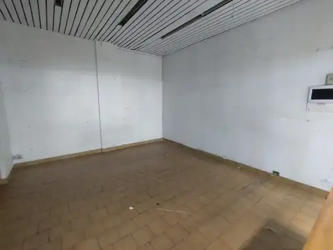 EN INMEJORABLE UBICACION   LOCAL EN GALERIA PATAGONIA 