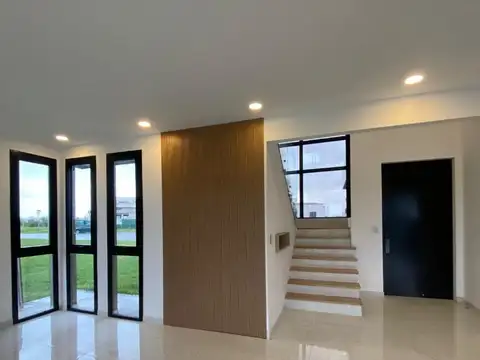 Casa 4 ambientes con 4 baños