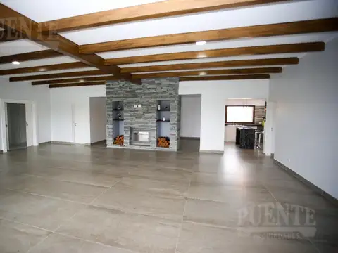 Casa 6 ambientes con 4 baños