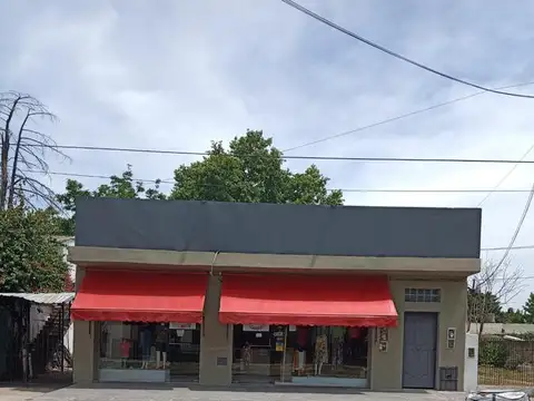 Maestro Ferreyra e/ Las Malvinas y Guillermo Hudson