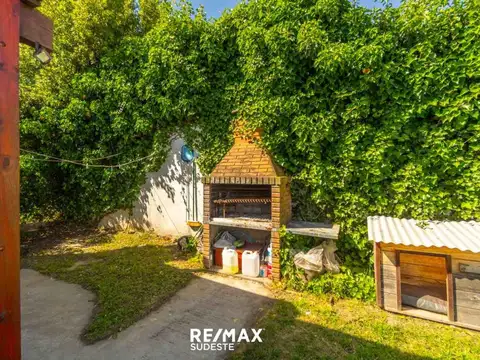 BARRIO PATAGONIA - CASA DE 3 DORM - TERRENO AMPLIO