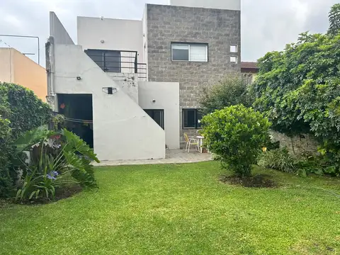Casa en venta en San Andres Barrio Golf Lote 8,66x34 Gran Jardin 4 dorm IMpecable!