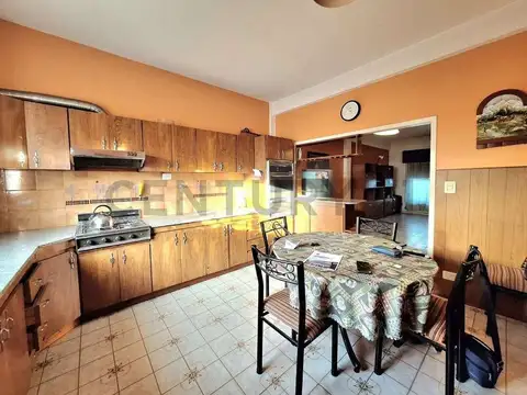 P. Perón 3600, Piso 0