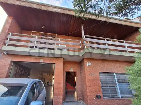 CASA EN VENTA ALMIRANTE BROWN CALZADA 3 DORMITORIOS