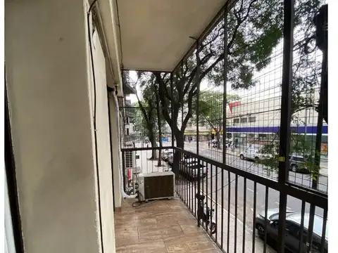 Av. Elcano 3000, Piso 1