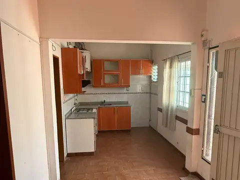 PH AL MEDIO CON PATIO 2AMB