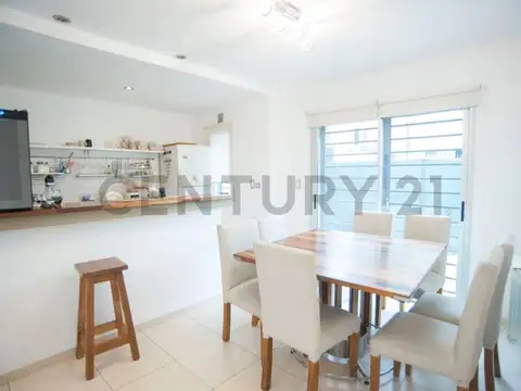 Depto Tipo Casa en Alquiler en City Bell, $ 900.000