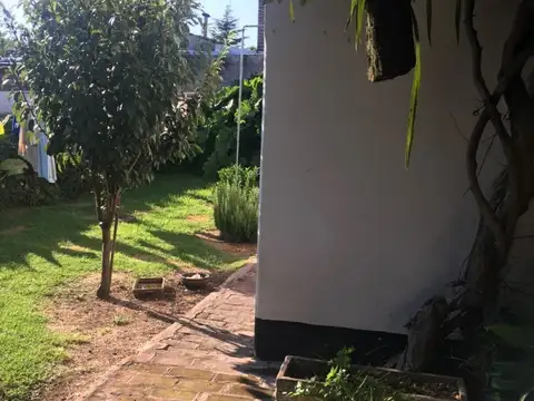 Excelente Chalet ,muy buena ubicación ubicado