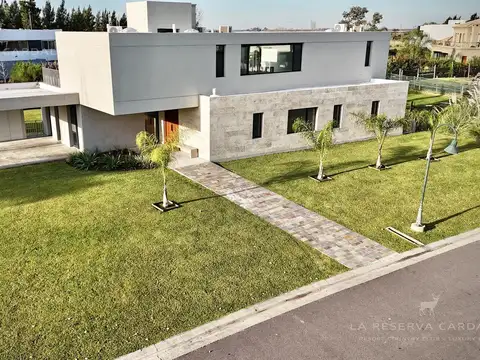 Casa en Alquiler de 4 dormitorios