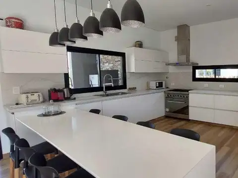 Casa en alquiler con muebles , en el Canton Escobar