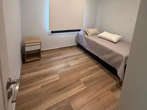 Casa en Alquiler con 2 cocheras