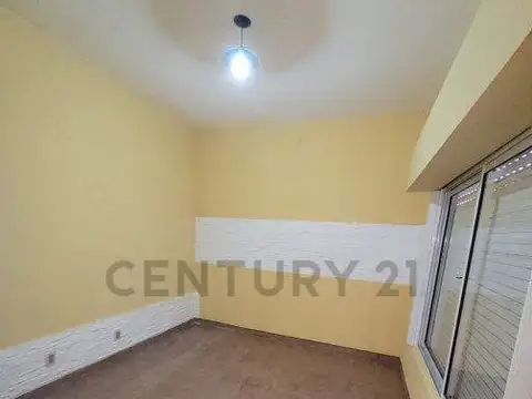 VENTA CASA 3 AMBIENTES CON PATIO Y TERRAZA - GERLI, LANUS.